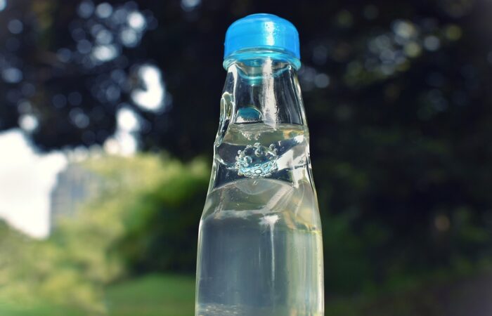 est ce que l'eau minerale se perime